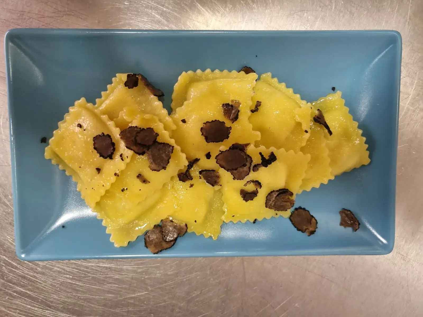 Milk and Coffee &ndash; ravioli burro e tartufo