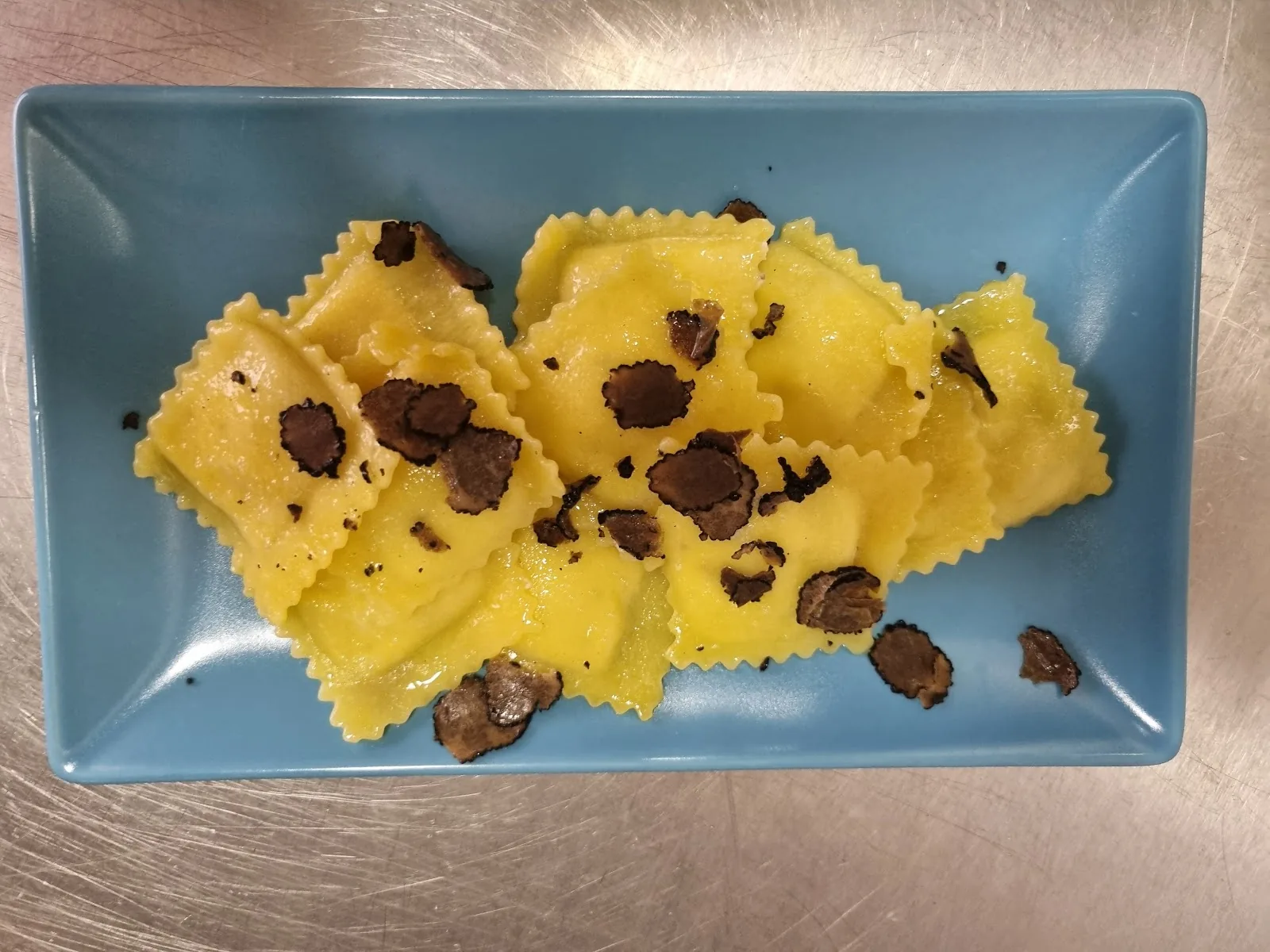 Milk and Coffee &ndash; ravioli burro e tartufo