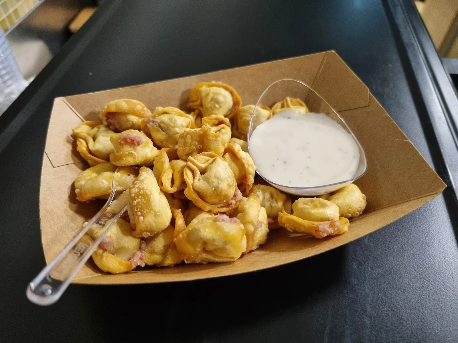 Milk and Coffee &ndash; tortellini fritti con salsa